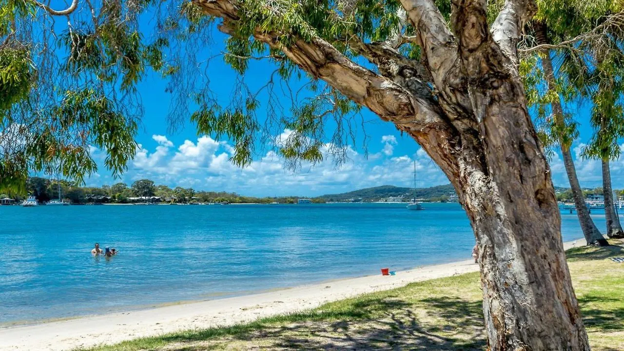 7 Riverside Noosaville 0*,  Australie